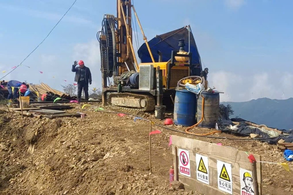 Trung Quốc tung ‘quái vật’ sóng điện từ: Ăng ten khổng lồ rộng gấp 5 lần New York, phát hiện những mỏ quặng sâu hàng nghìn mét - ảnh 1