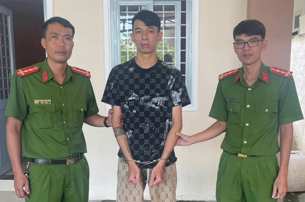 Bắt ‘nóng’ Hồ Tuấn Khanh sinh năm 2004 - ảnh 1