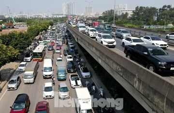 Siết nhiên liệu ô tô: Bước đi tất yếu hướng tới giao thông xanh, tiết kiệm