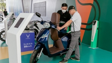VinFast có loạt chính sách khiến khách hàng chốt deal xe máy điện 'trong một nốt nhạc', đối thủ 'ngã ngửa'
