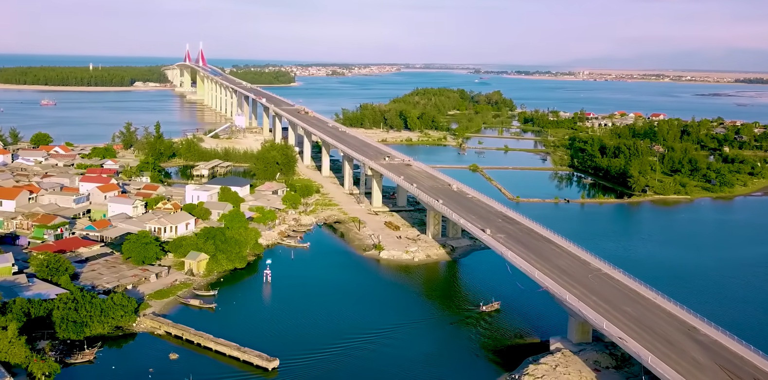 Cầu vượt cửa biển nghìn tỷ dài nhất miền Trung nối nhịp 2 làng phấn đấu thông xe trong năm 2025- Ảnh 3.