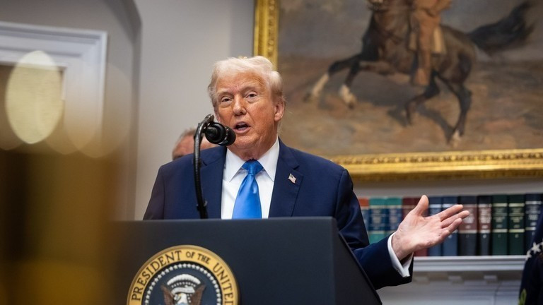 Tổng thống Mỹ Donald Trump. (Ảnh: Global Look Press) 68d2fbde85f5402bd8200586.jpg