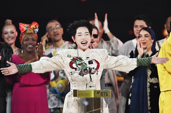 Bố Đức Phúc viết thư cảm ơn Mỹ Tâm và Hồ Hoài Anh - ảnh 1