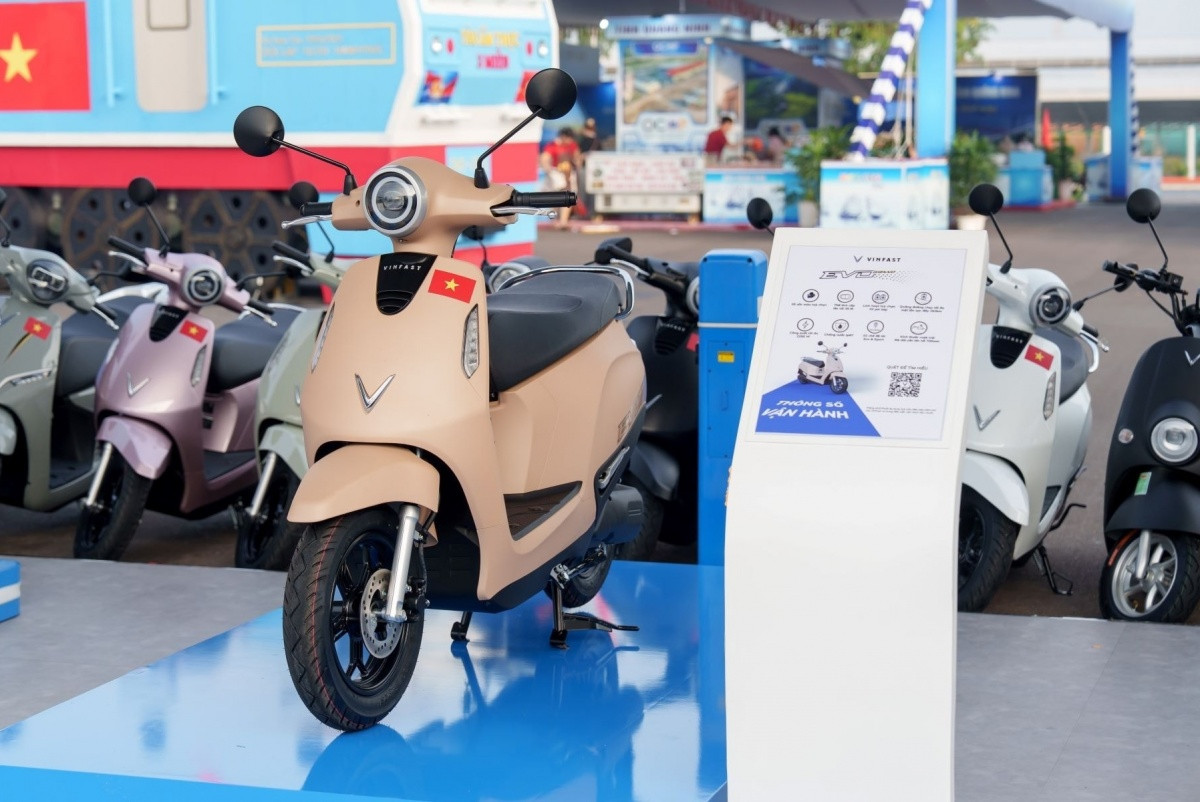 Mẫu xe máy điện của VinFast quảng cáo đi xa tới 262km, chủ xe không ngại ‘bóc’ thẳng chi phí vận hành, chất lượng xe khi trải nghiệm thật Mẫu xe máy điện của VinFast quảng cáo đi xa tới 262km, chủ xe không ngại ‘bóc’ thẳng chi phí vận hành, chất lượng xe khi trải nghiệm thật