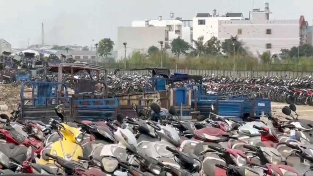 Số phận hàng nghìn xe máy vi phạm chất đống ở TPHCM: Được đưa ra đấu giá với giá khởi điểm từ 370.000 đồng/chiếc