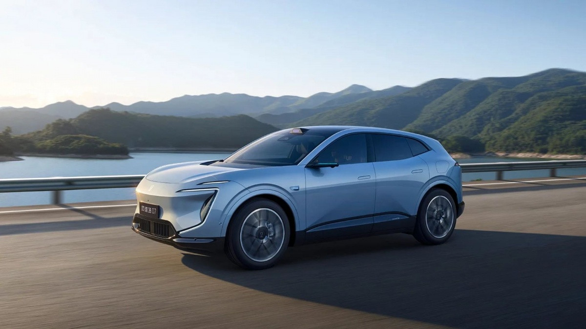 'Ông trùm' xe tải tại Việt Nam ra mắt mẫu SUV ngang cỡ Hyundai Santa Fe: thiết kế hiện đại, đi Hà Nội - Huế chỉ trong một lần sạc