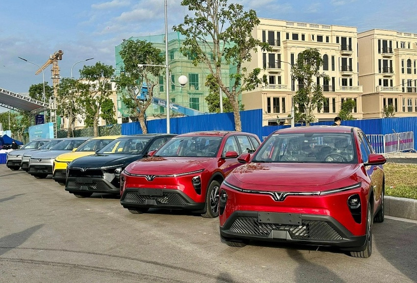 Khách hàng Phạm Đăng Vỹ nói thẳng lý do đặt mua 500 chiếc VinFast Limo Green Khách hàng Phạm Đăng Vỹ nói thẳng lý do đặt mua 500 chiếc VinFast Limo Green