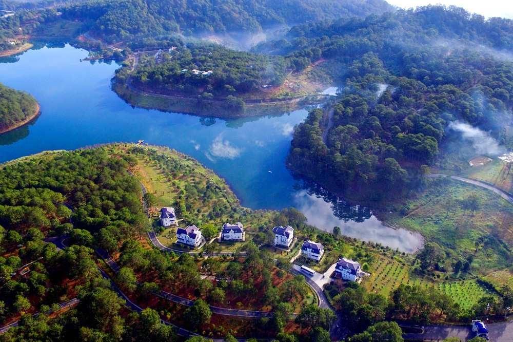 Tỉnh rộng nhất Việt Nam thu gần 40.000 tỷ đồng, thắng lớn nhờ sở hữu cả ‘thiên đường biển miền Trung’ và ‘tiểu Paris’ - ảnh 2