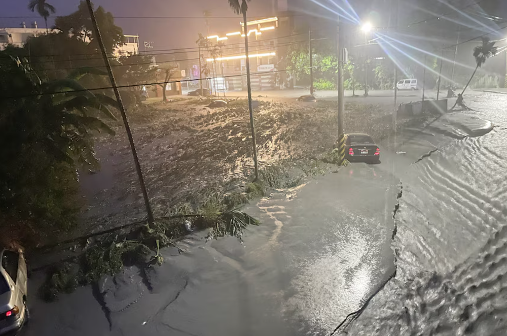 Siêu bão Ragasa làm vỡ hồ chắn chứa lượng nước tương đương 36.000 bể bơi tiêu chuẩn Olympic, hơn 100 người mất tích - ảnh 2