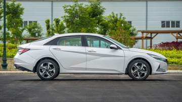 'Đại hạ giá' sedan hạng C dưới 900 triệu đồng tại Việt Nam vẫn ế