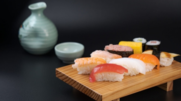 Một loại cá nước ngọt của Việt Nam bất ngờ xuất hiện trên bàn ăn sushi Nhật Bản