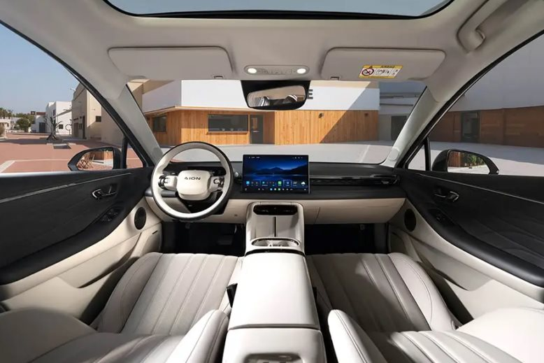 ‘Toyota Camry’ phiên bản Trung Quốc ra mắt bản nâng cấp tại quê nhà: Giá khởi điểm hơn 300 triệu đồng, phạm vi hoạt động 650 km