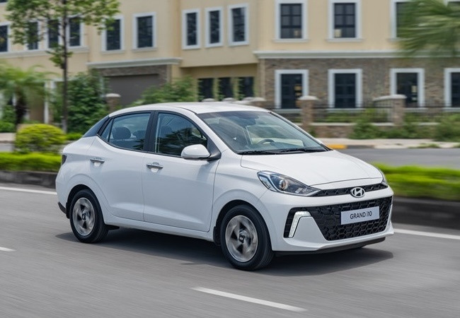 Mẫu hatchback hạng A vừa 'chào sân' với giá 132 triệu, chỉ bán 555 chiếc: Ngoại thất chất, Hyundai i10 'đứng ngồi không yên'