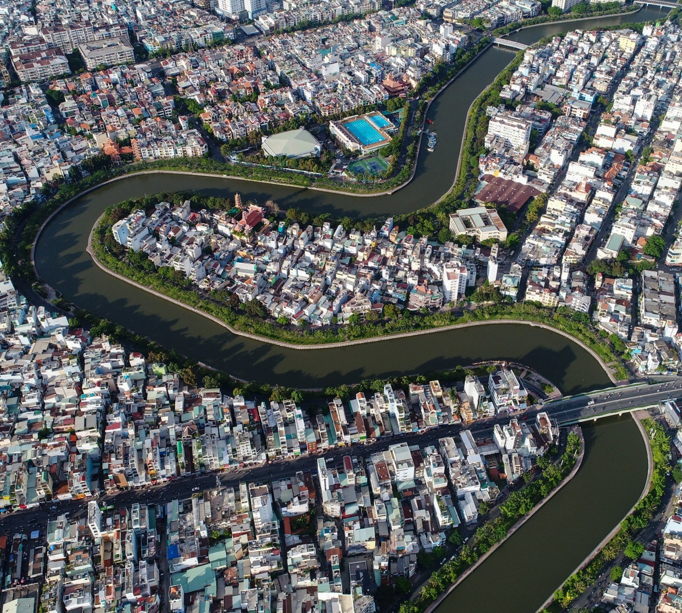 Dự án hơn 17.000 tỷ cải tạo rạch ô nhiễm nhất TP. HCM mắc kẹt vì hơn 2.000 hộ dân- Ảnh 2.