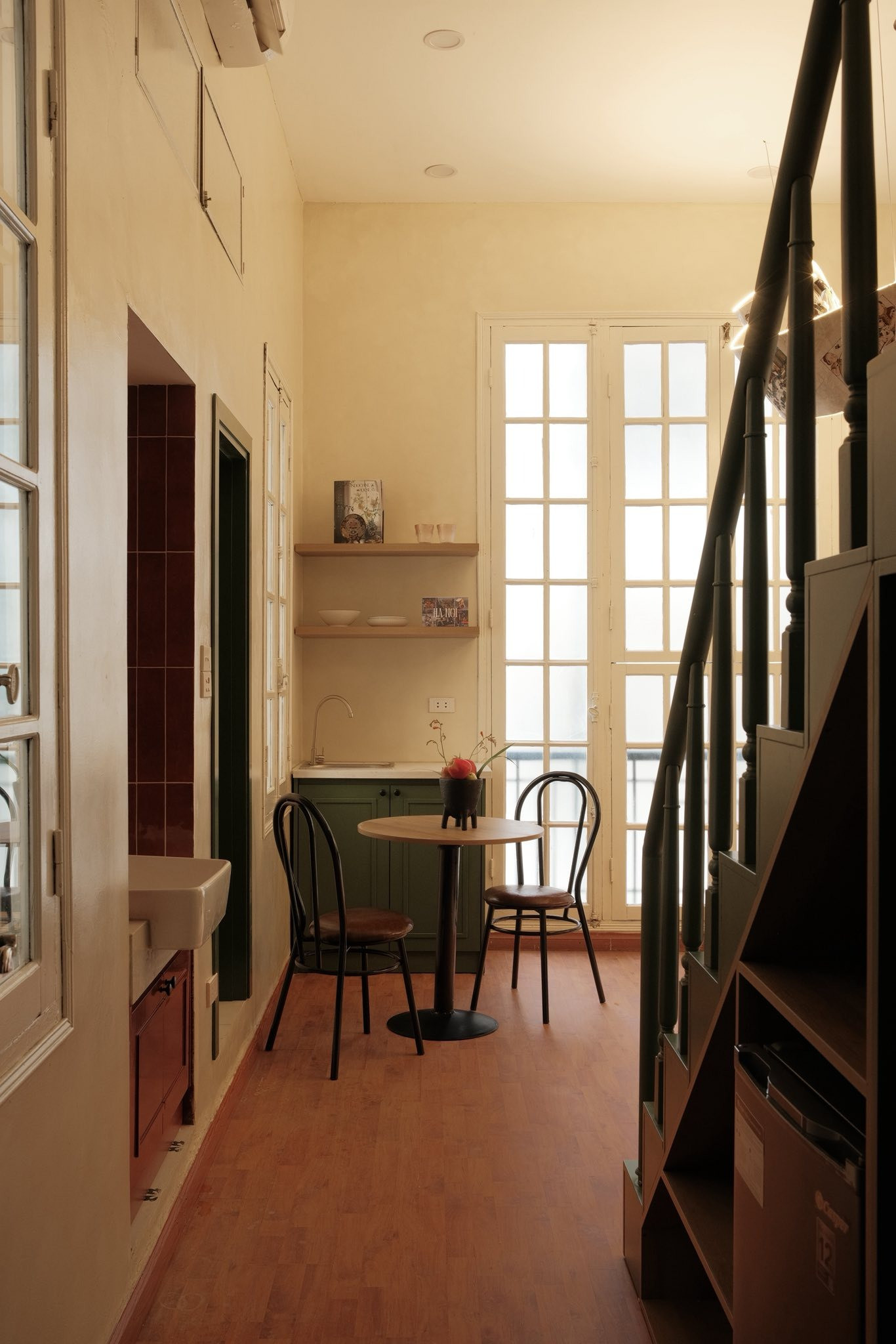 Căn hộ Pháp cổ hóa thành homestay đậm chất dân gian có ‘1-0-2’ giữa lòng Thủ đô- Ảnh 8.