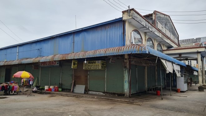 Trung tâm thương mại gần 400 ki-ốt với tuổi đời 2 thập niên bị bỏ hoang nhếch nhác- Ảnh 1.