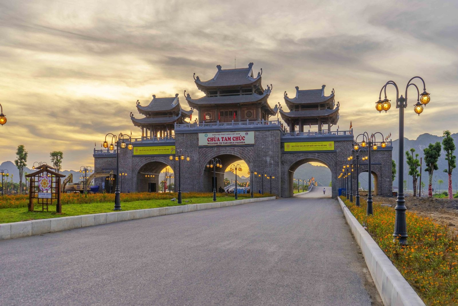 Chùa lớn nhất thế giới nâng hạng di tích: Động lực mới của bất động sản Ninh Bình- Ảnh 2.