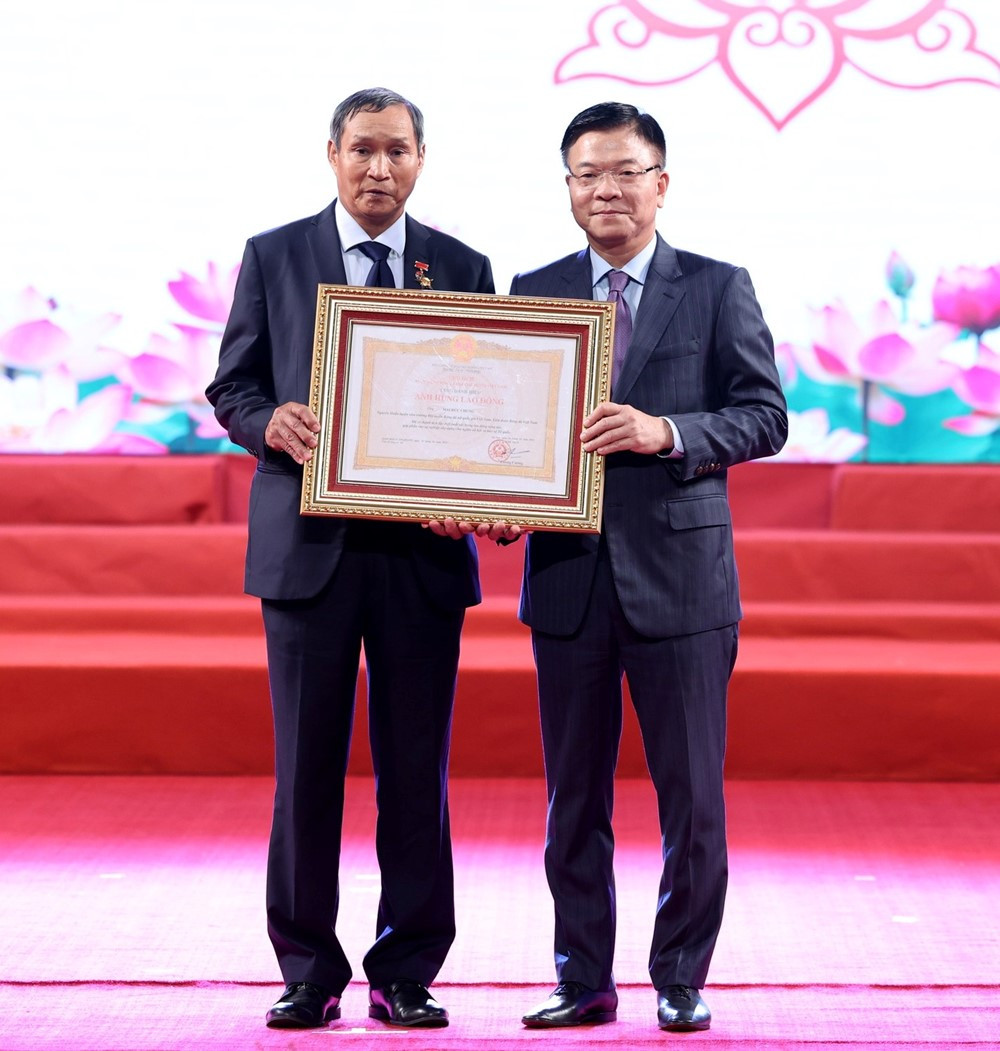 HLV U80 đầu tiên của bóng đá Việt Nam được nhận danh hiệu ‘Anh hùng Lao động’: Từng lập kỳ tích World Cup, khiến cả Đông Nam Á thán phục - ảnh 1