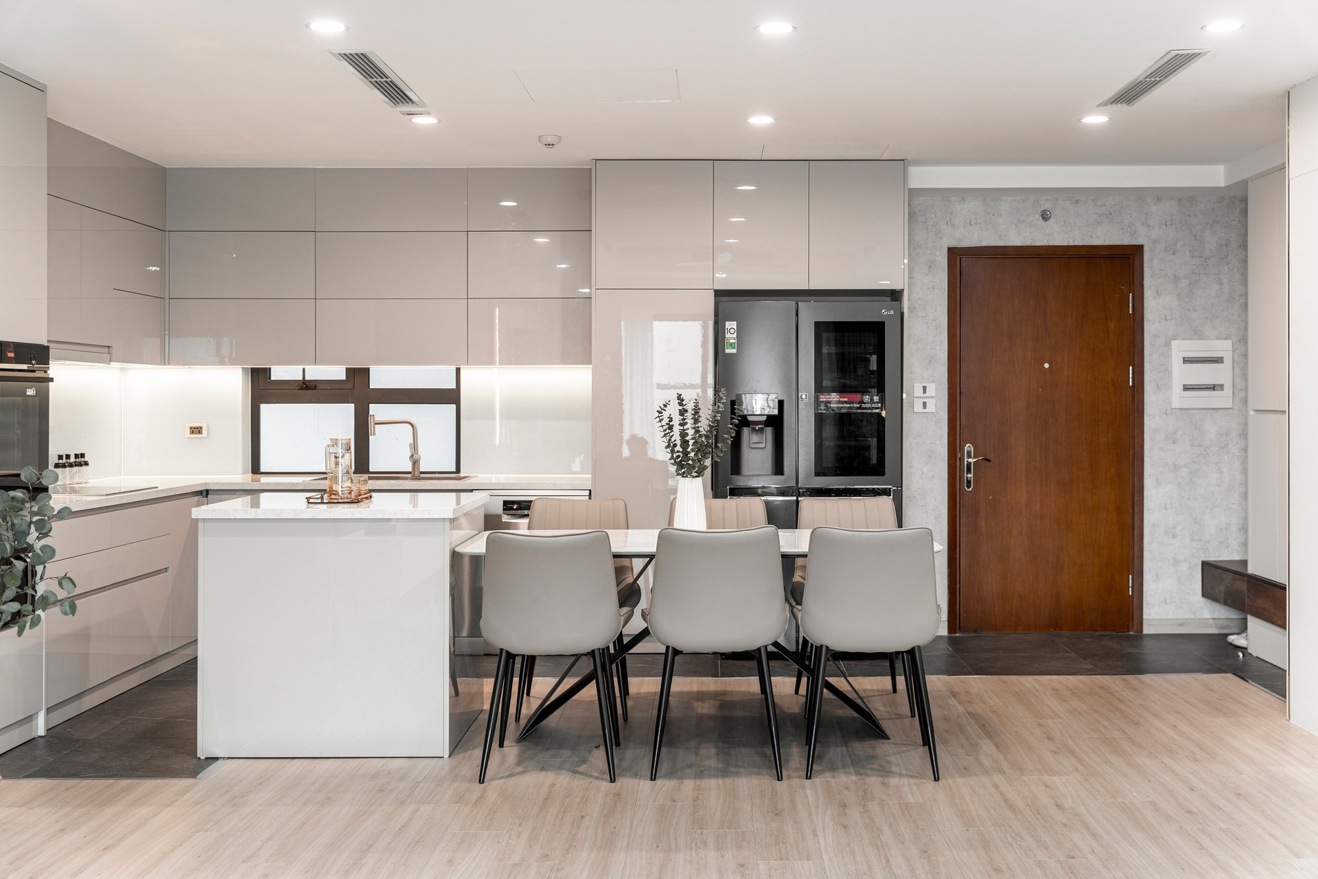 Tổ ấm mang phong cách Đài Loan: Khi ngôi nhà được ‘may đo’ theo đúng cá tính gia chủ- Ảnh 2. Tổ ấm mang phong cách Đài Loan: Khi ngôi nhà được ‘may đo’ theo đúng cá tính gia chủ- Ảnh 2.