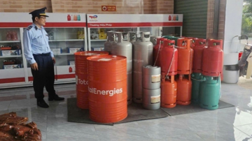 Bán khí trái phép, một doanh nghiệp bị phạt 220 triệu đồng