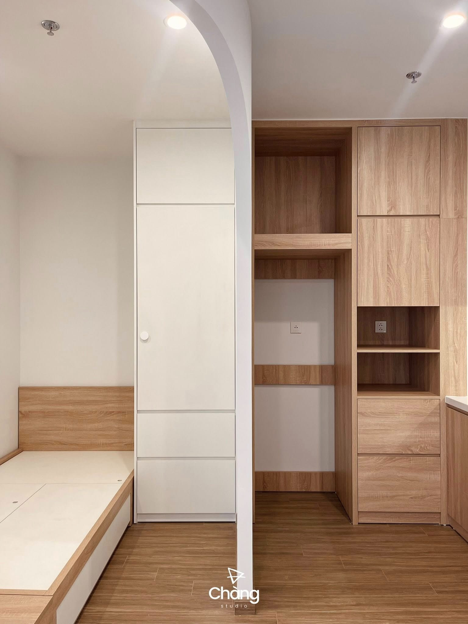 Thay áo cho căn hộ 47m2 chỉ với 120 triệu đồng: Bí quyết kiến tạo tổ ấm 'chuẩn gu' hiện đại, trẻ trung- Ảnh 5. Thay áo cho căn hộ 47m2 chỉ với 120 triệu đồng: Bí quyết kiến tạo tổ ấm 'chuẩn gu' hiện đại, trẻ trung- Ảnh 5.