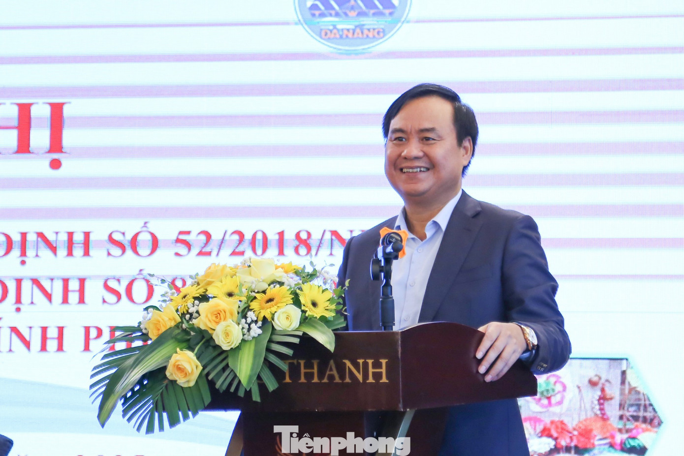 Theo ông Võ Văn Hưng - Thứ trưởng Bộ NN&MT, trong giai đoạn mới, các ngành nghề nông thôn được phát triển theo hướng “xanh hơn - số hơn - vươn xa hơn”. tp-xuat-khau-thu-cong-my-nghe-3.jpg