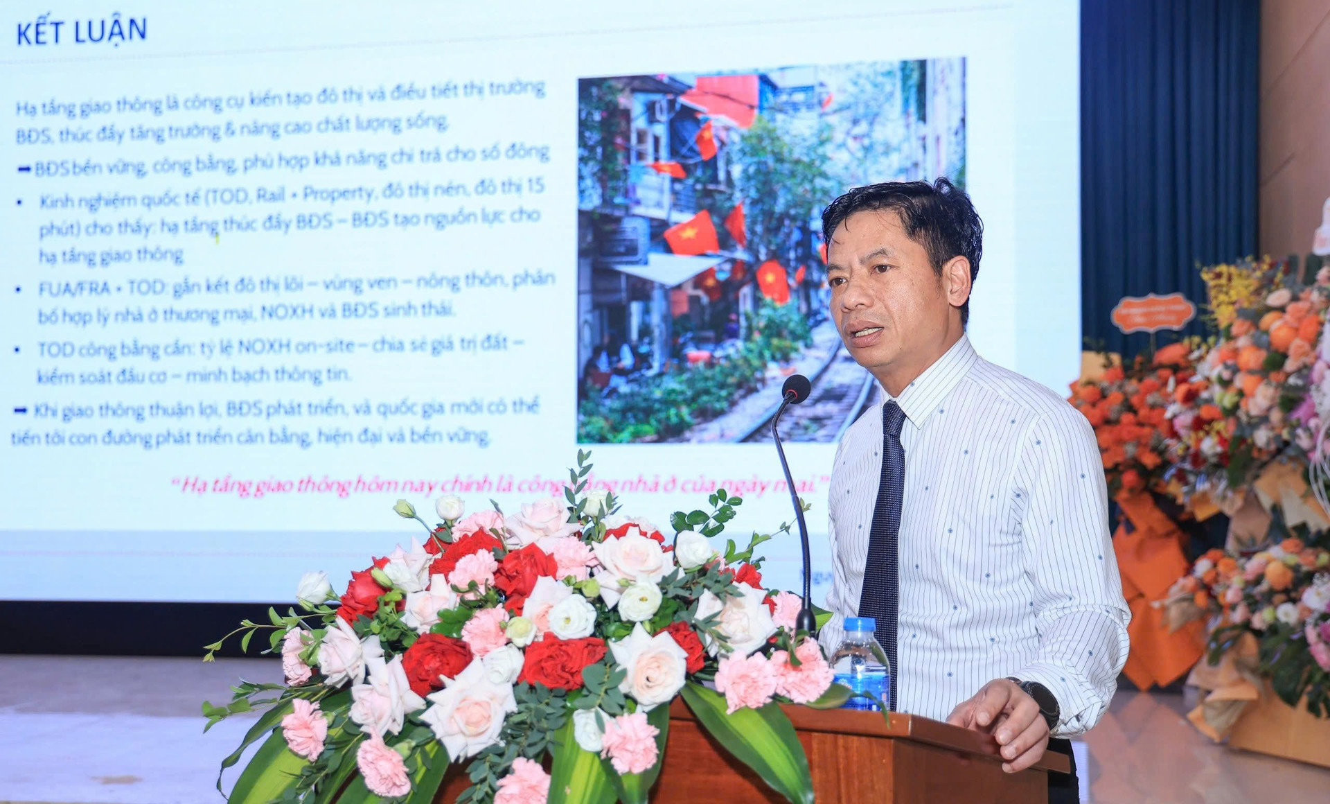 Hạ tầng và dòng vốn 1,28 triệu tỷ đồng: Động lực quan trọng cho thị trường bất động sản Việt Nam- Ảnh 1.