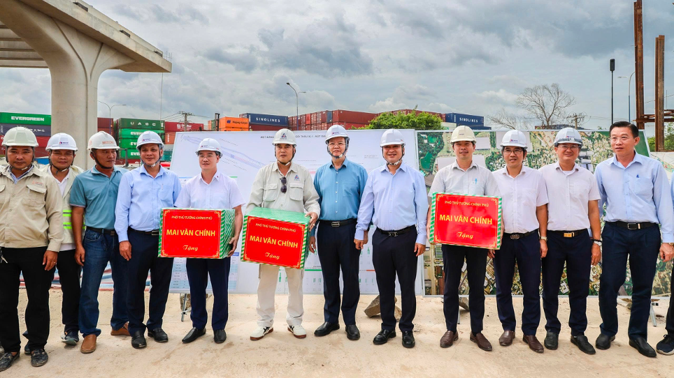 Phó Thủ tướng trực tiếp kiểm tra nút giao lớn và phức tạp nhất của đường Vành đai 3 TP. HCM - ảnh 1