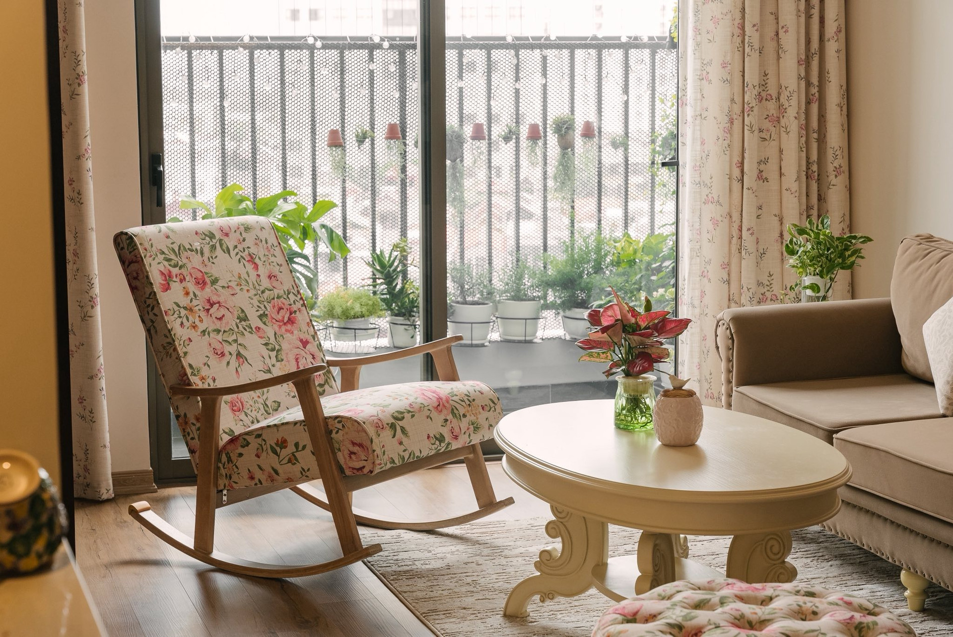 Căn hộ 90m2 phong cách farmhouse: Tổ ấm mộc mạc, đầy chất thơ giữa Hà Nội- Ảnh 2. Căn hộ 90m2 phong cách farmhouse: Tổ ấm mộc mạc, đầy chất thơ giữa Hà Nội- Ảnh 2.