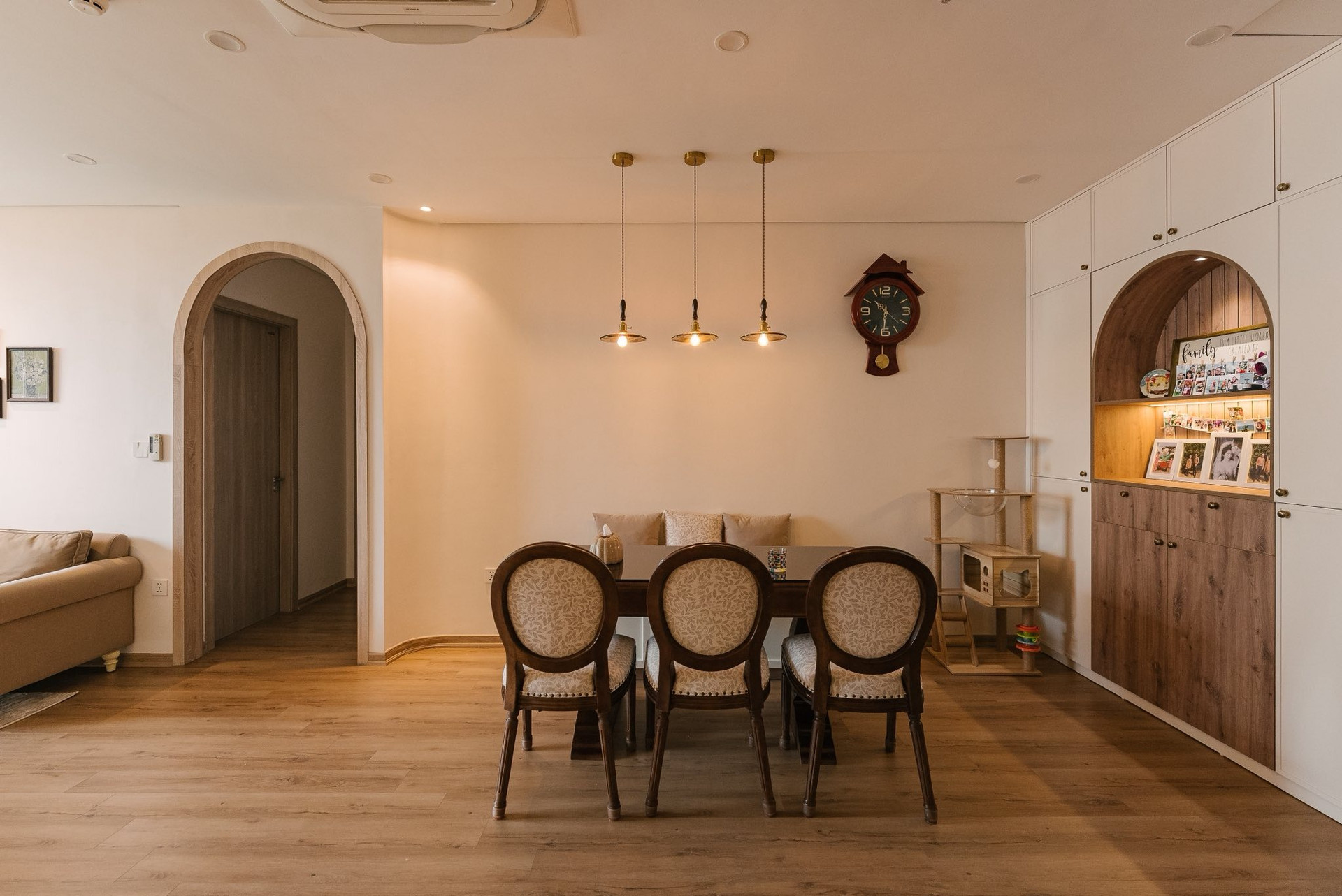 Căn hộ 90m2 phong cách farmhouse: Tổ ấm mộc mạc, đầy chất thơ giữa Hà Nội- Ảnh 4. Căn hộ 90m2 phong cách farmhouse: Tổ ấm mộc mạc, đầy chất thơ giữa Hà Nội- Ảnh 4.