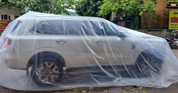 ‘Áo mưa toàn thân’ cho ô tô gây sốt mạng xã hội khi bão Ragasa và Bualoi áp sát: Loại rẻ 1 triệu, cao cấp tới 30 triệu đồng