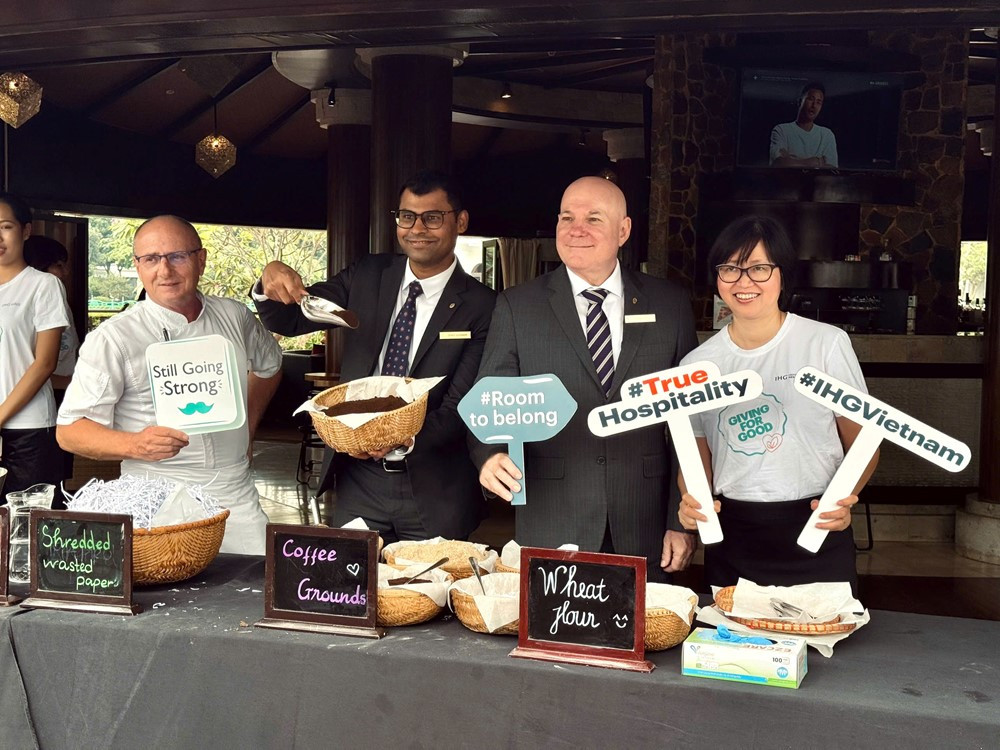 Phát động dự án tái chế bã cà phê thành bánh than thân thiện môi trường tại InterContinental Hanoi Westlake - ảnh 1