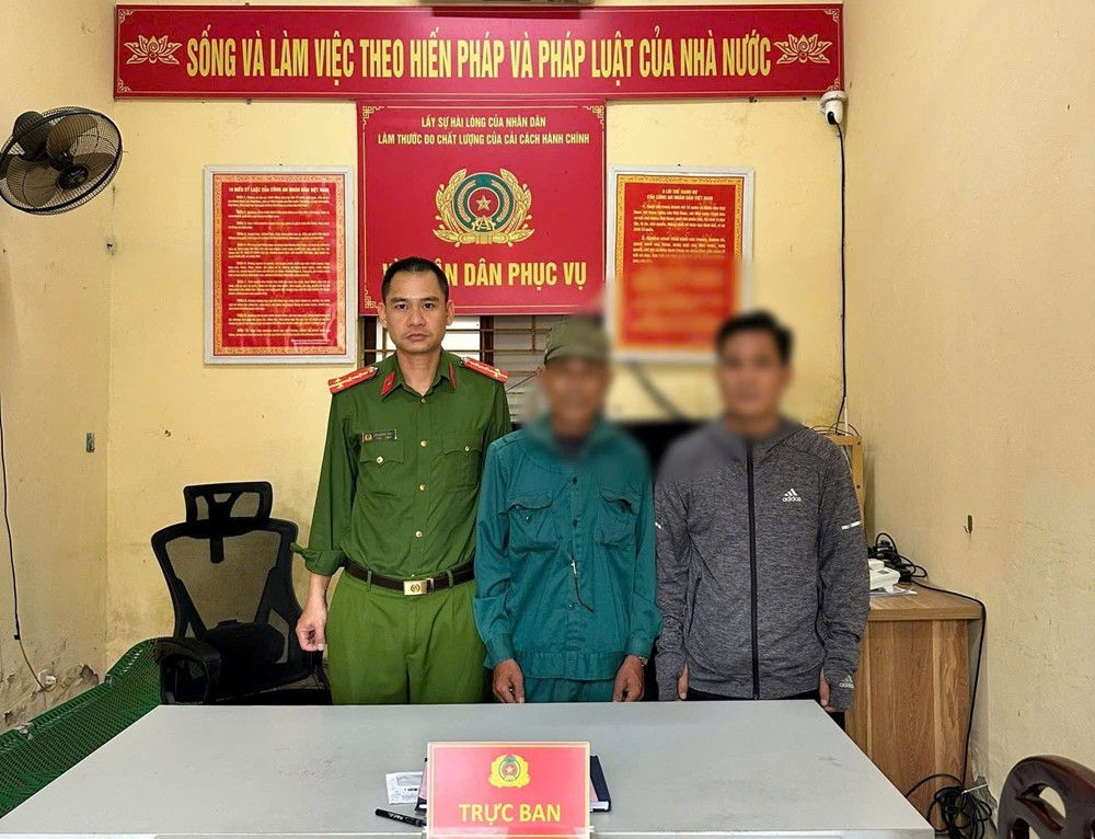 Ông Th. lấy hết tiền mặt, sổ tiết kiệm, sổ đỏ ra nhà nghỉ rồi khóa trái cửa sau cuộc gọi với 'Cán bộ Viễn thông' - ảnh 1