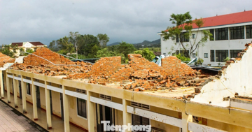 Bão số 10 di chuyển nhanh, Thanh Hóa cho học sinh nghỉ học