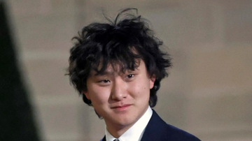 Thiên tài AI 28 tuổi khuyên giới trẻ: ‘Hãy dành toàn bộ thời gian cho việc này để có lợi thế vượt trội’