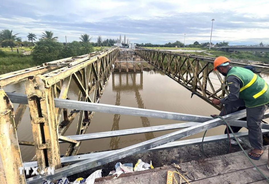Cây cầu ‘dài nhất trong lịch sử Việt Nam’, gắn với giai đoạn đất nước bị chia cắt được trùng tu- Ảnh 1.