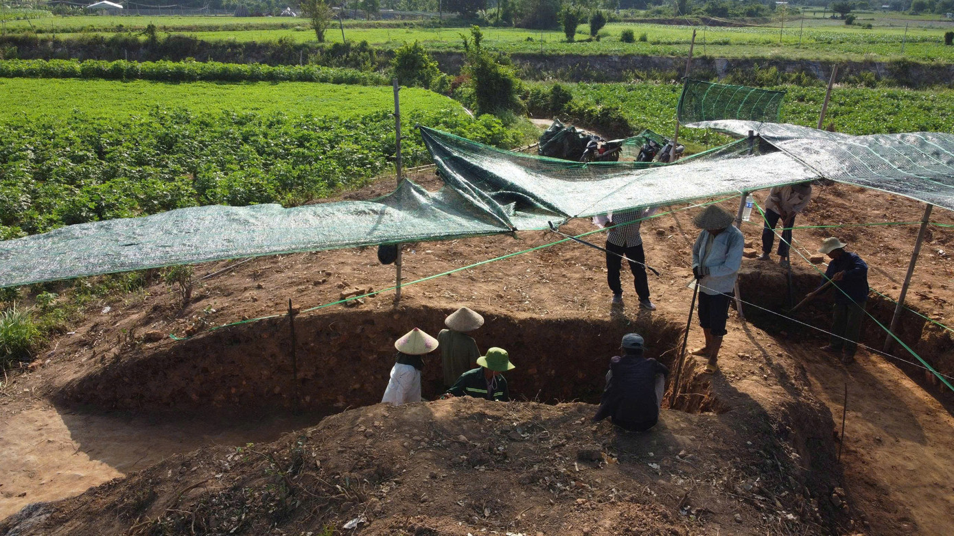 Hiện trường khai quật phế tích Phú Ân. khai-quat.jpg