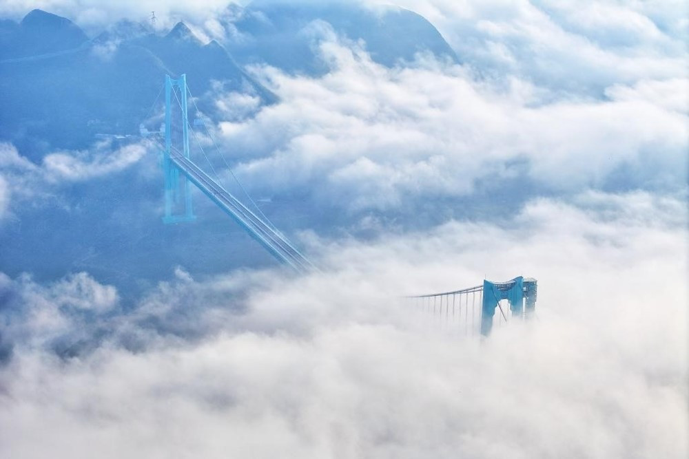 Chính thức thông xe cây cầu cao nhất thế giới - ảnh 2