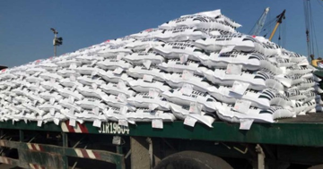 Dư cung toàn cầu, Việt Nam vẫn chi 1,5 tỷ USD gom mặt hàng quan trọng, hàng triệu tấn từ Trung Quốc và Lào cùng đổ bộ