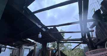 Huế: Bão chưa vào, hàng loạt nhà dân tan hoang vì lốc xoáy