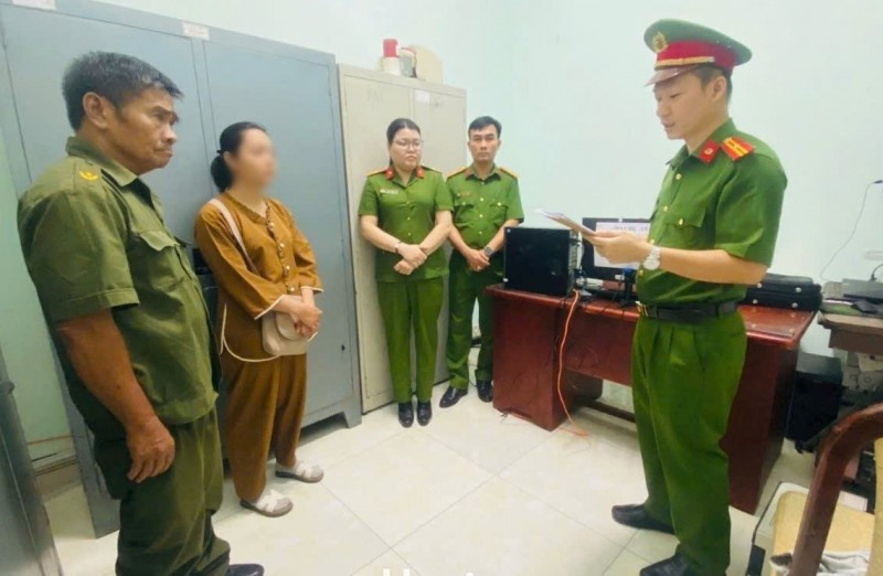 Bắt giam, khám xét nhà riêng kế toán bệnh viện Lê Ngọc Phương - ảnh 1