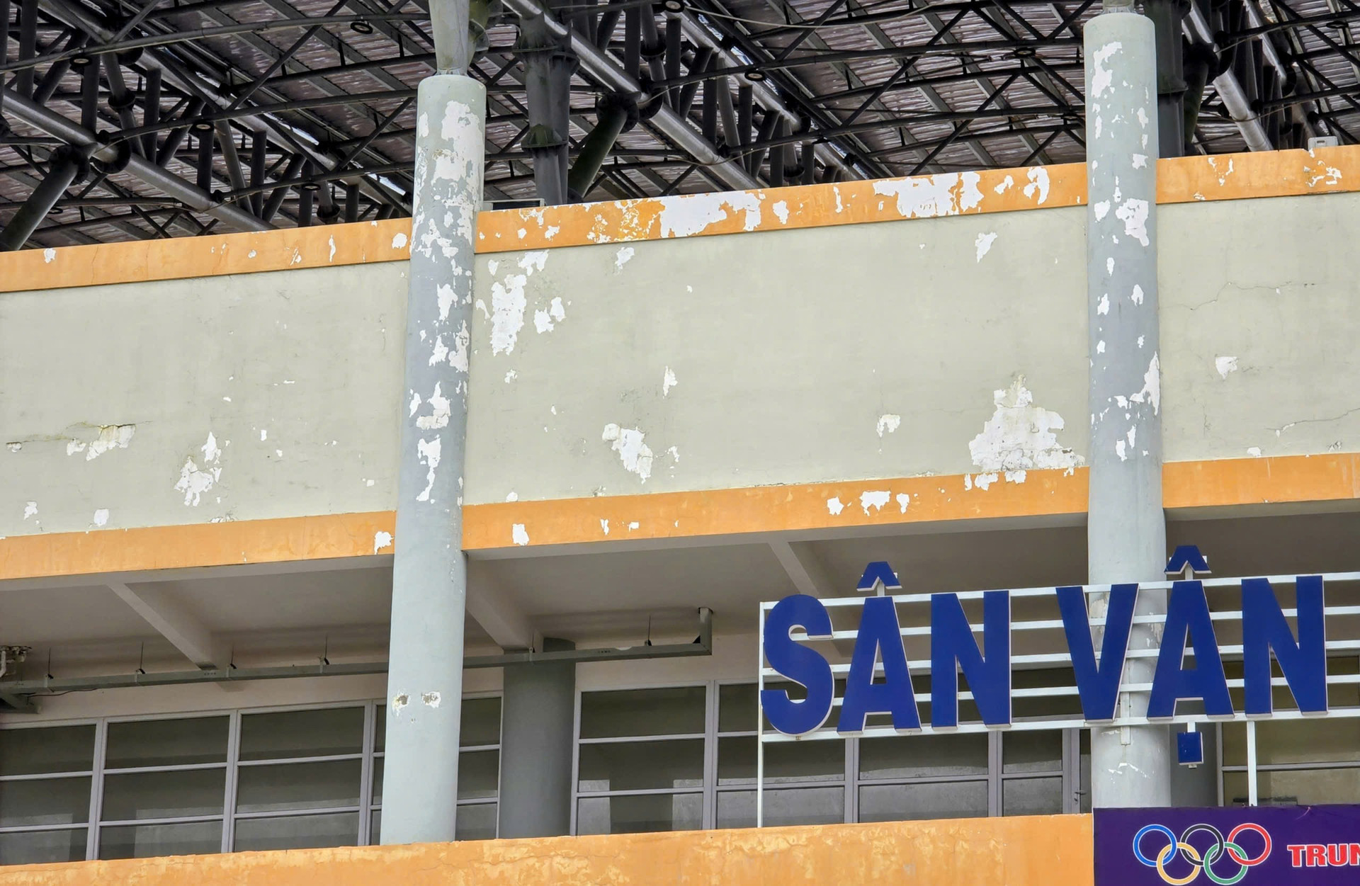 Sân vận động đẹp bậc nhất Việt Nam sức chứa 20.000 chỗ: Hoạt động chưa đầy 2 năm đã lộ nhiều ‘điểm xấu’- Ảnh 3.