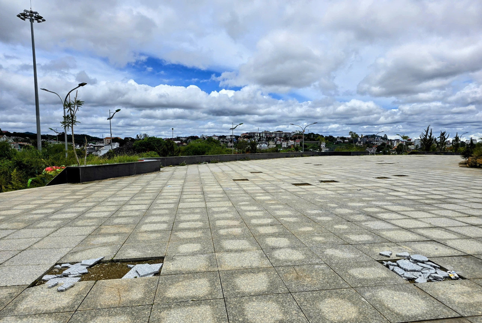 Sân vận động đẹp bậc nhất Việt Nam sức chứa 20.000 chỗ: Hoạt động chưa đầy 2 năm đã lộ nhiều ‘điểm xấu’- Ảnh 4.