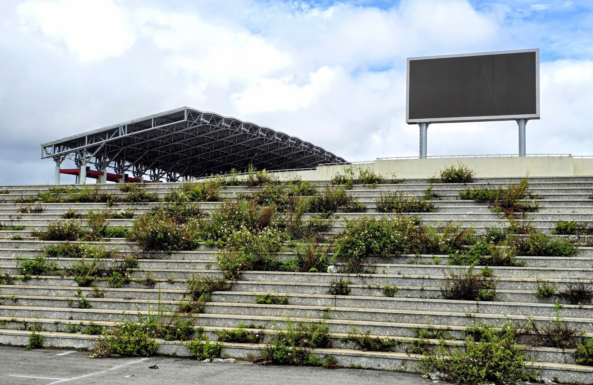 Sân vận động đẹp bậc nhất Việt Nam sức chứa 20.000 chỗ: Hoạt động chưa đầy 2 năm đã lộ nhiều ‘điểm xấu’- Ảnh 5.