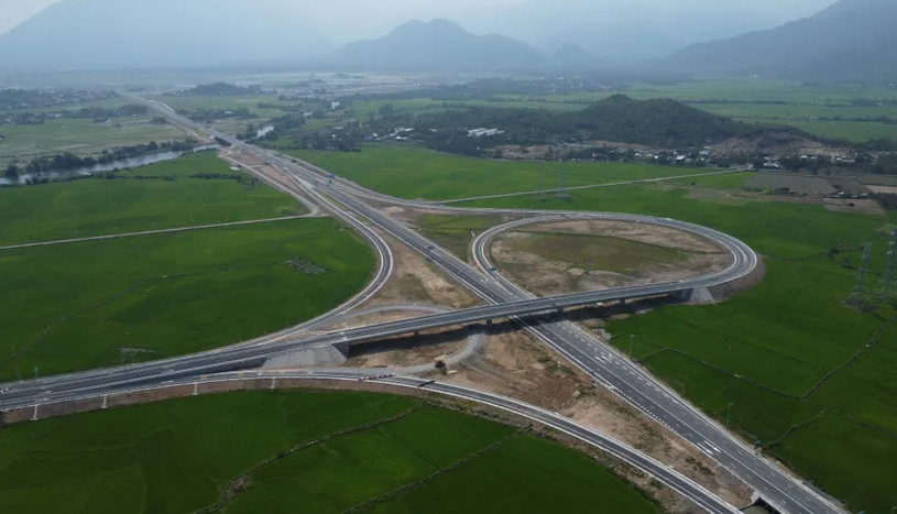 Ngày mai, cao tốc 12.000 tỷ có bóng dáng Tập đoàn Sơn Hải chính thức thông xe- Ảnh 2.