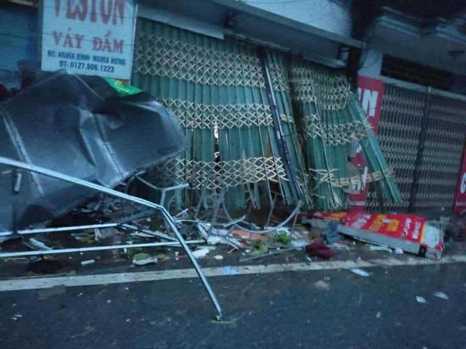 Bão Bualoi gây giông lốc kinh hoàng khiến 6 người tử vong - ảnh 1