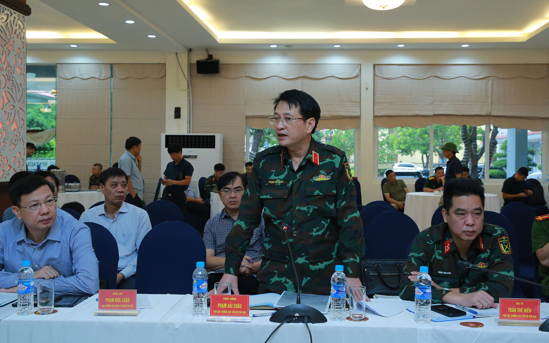 Khẩn trương khắc phục hậu quả bão số 10, ứng phó với lũ lụt, sạt lở do mưa lớn sau bão- Ảnh 4.