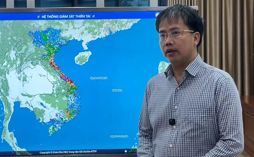 Chuyên gia khí tượng thủy văn: Bão số 10 vẫn tác động mạnh, miền Bắc đến Hà Tĩnh đối mặt mưa lũ khắc nghiệt - ảnh 1