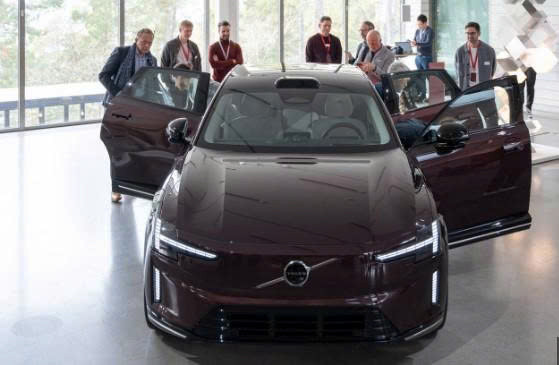 Volvo ES90 sắp thống lĩnh Đông Nam Á: Sedan điện tầm xa 700km, sạc siêu nhanh- Ảnh 2.