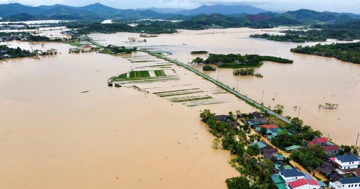 Bão số 10 'nhấn chìm' nhiều xã miền núi Hà Tĩnh